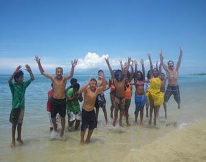 La classe de 5ème Moana visite le sentier sous-marin au P.K. 18